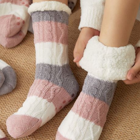 Chaussettes moelleuses : clique sur la photo pour voir en plus de détails